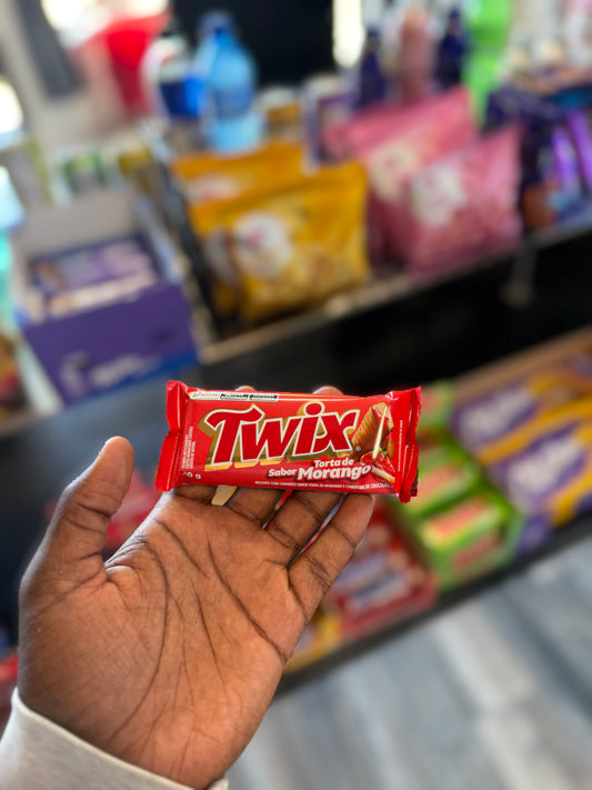 Twix Strawberry Pie “Twix Torta De Sabor Morango” (Brazil🇧🇷)